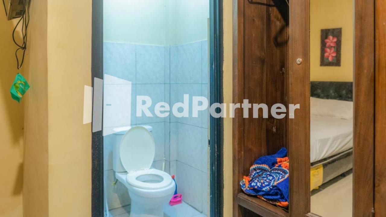 Vandhela Homestay Syariah Mitra Reddoorz สุราบายา ภายนอก รูปภาพ