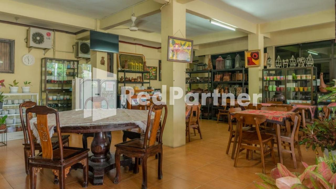 Vandhela Homestay Syariah Mitra Reddoorz สุราบายา ภายนอก รูปภาพ