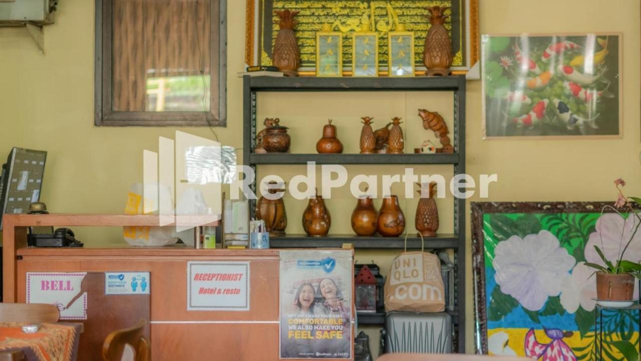 Vandhela Homestay Syariah Mitra Reddoorz สุราบายา ภายนอก รูปภาพ