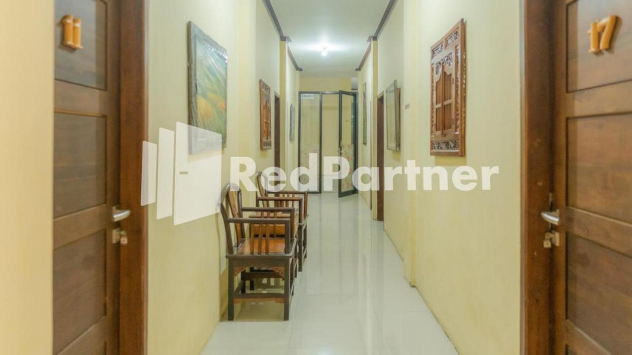 Vandhela Homestay Syariah Mitra Reddoorz สุราบายา ภายนอก รูปภาพ